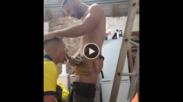 Tradie lad drops to his knees