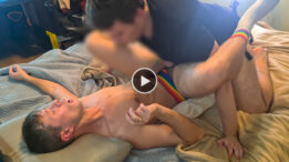 Bottom cums hands free while being fucked